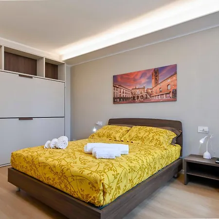 Bilocale Chic 3, 10 Min Aeroporto Milano-bergamo, Aria Condizionata E Doccia Idromassaggio Апартаменти *