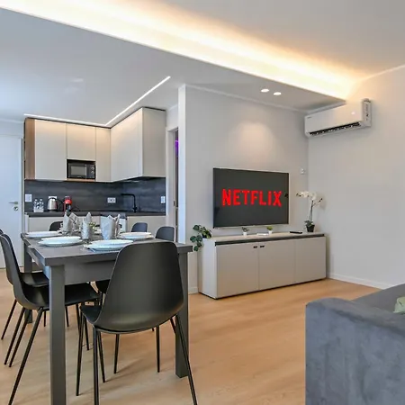 Bilocale Chic 3, 10 Min Aeroporto Milano-bergamo, Aria Condizionata E Doccia Idromassaggio * Bergamo