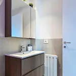 Apartment Bilocale Chic 3, 10 Min Aeroporto Milano-bergamo, Aria Condizionata E Doccia Idromassaggio *