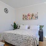 Bilocale Chic 3, 10 Min Aeroporto Milano-bergamo, Aria Condizionata E Doccia Idromassaggio